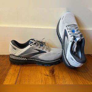 Brooks Adrenaline GTS 22 men’s 12 NIB